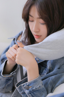 挽起裙子迈开腿坐上去C小